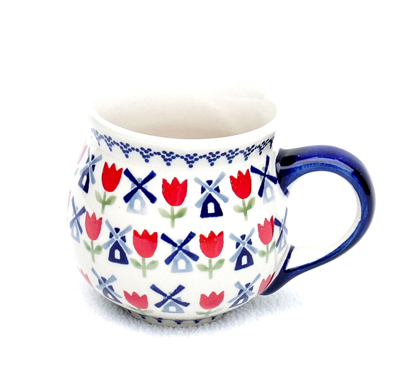 Model wearing light heather gray t-shirt.